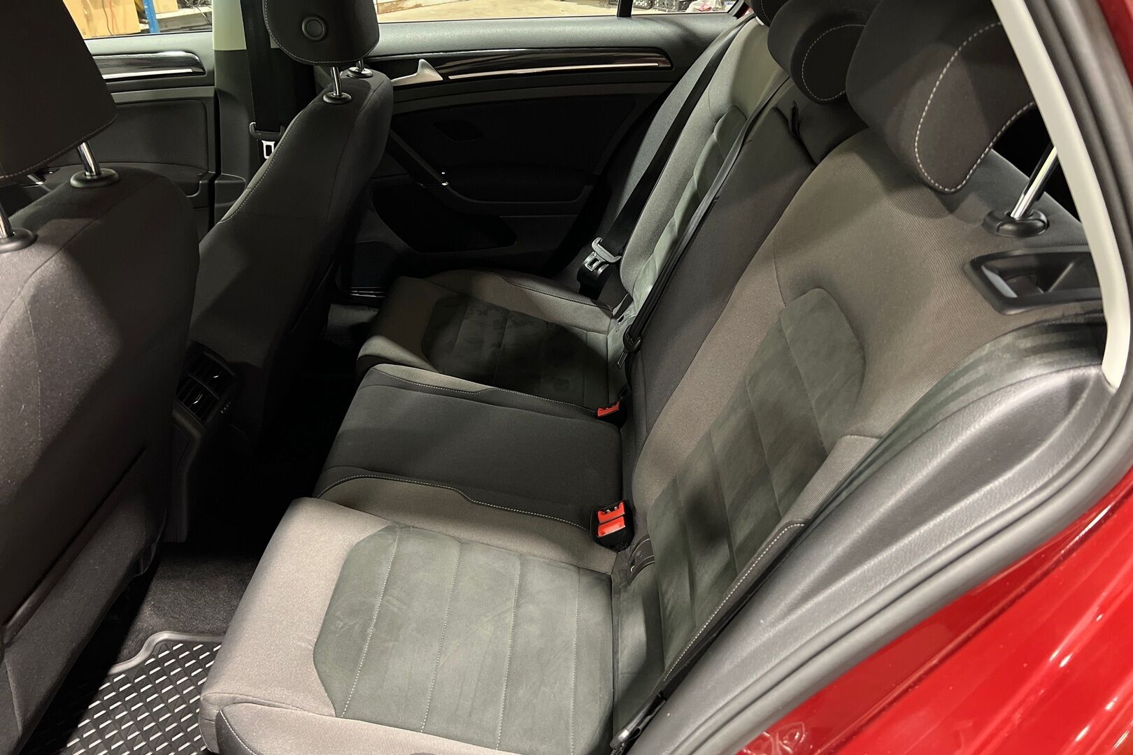 Volkswagen Golf iso kuva 11