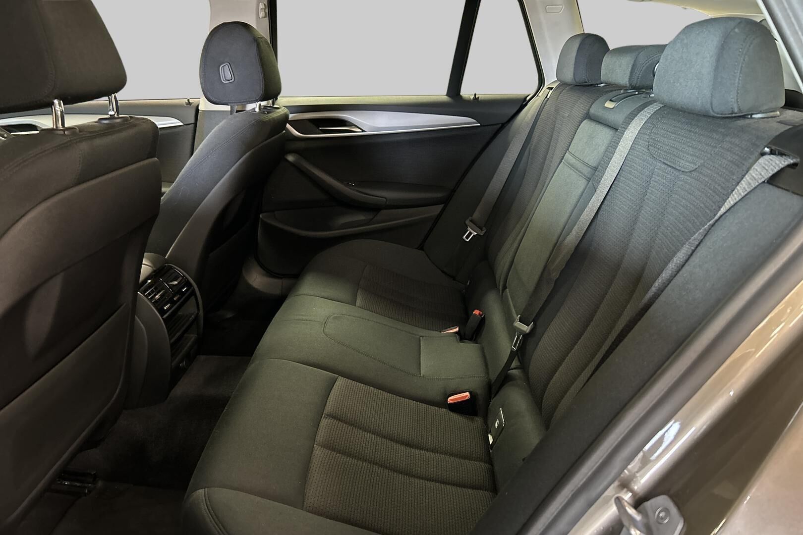 BMW 5-SARJA iso kuva 10