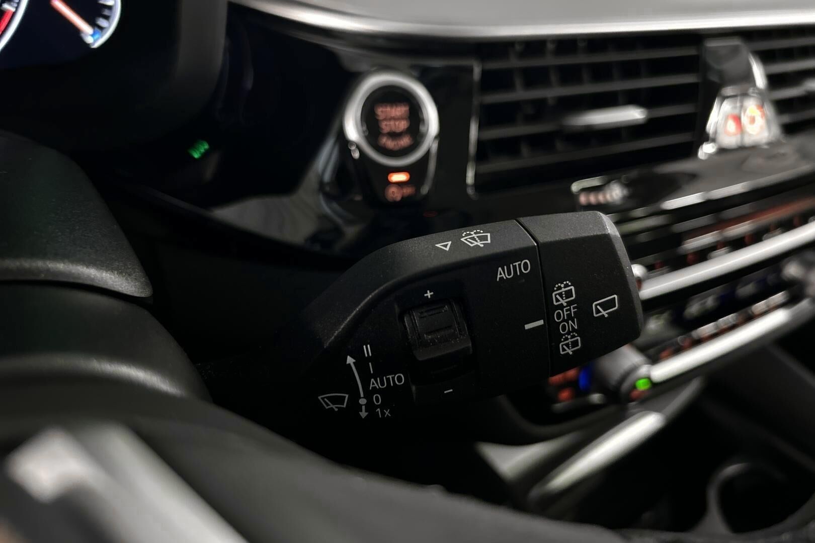 BMW 5-SARJA iso kuva 21