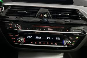 BMW 5-SARJA esikatselu 36