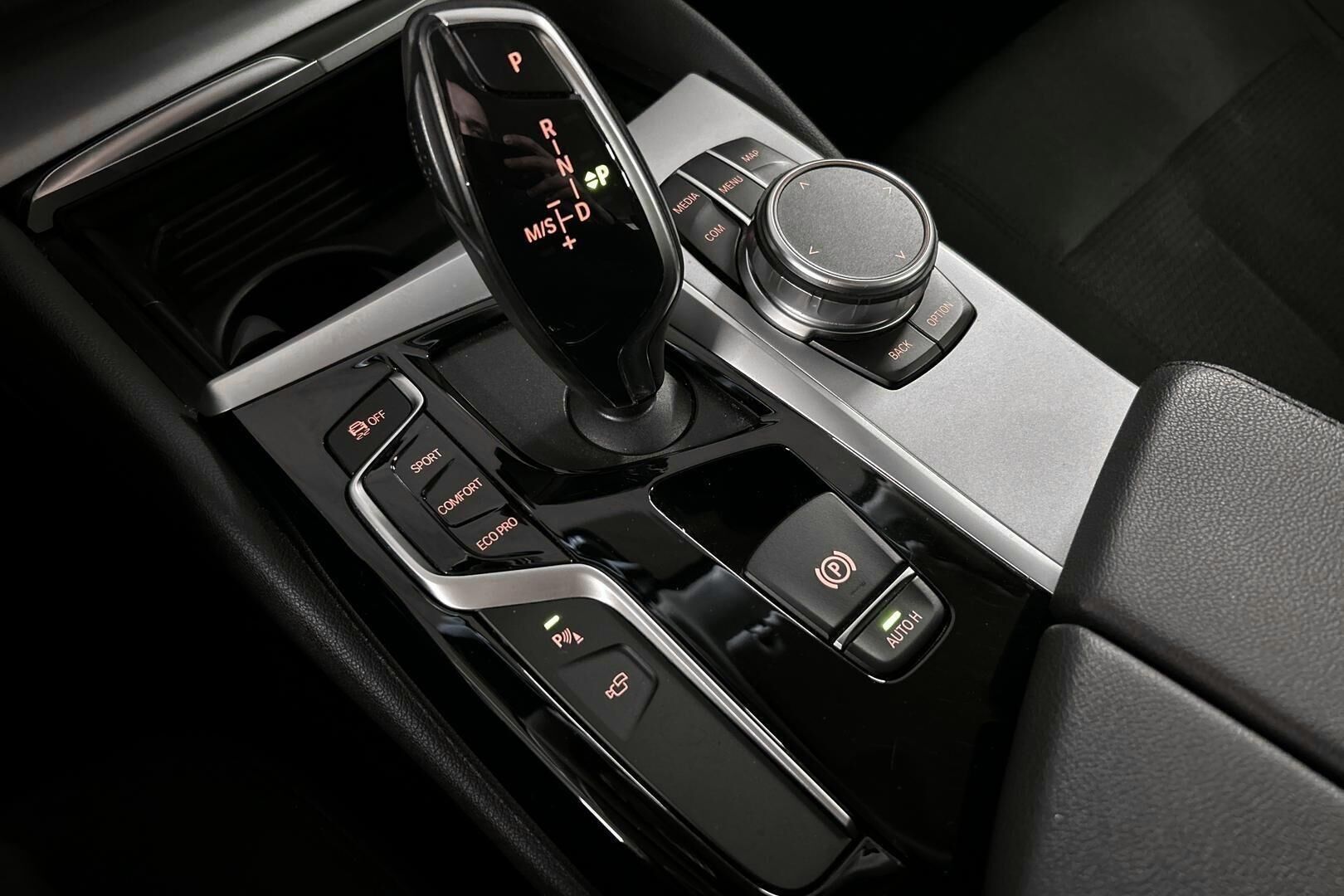 BMW 5-SARJA iso kuva 38