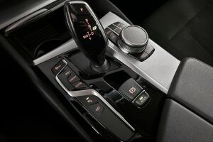 BMW 5-SARJA esikatselu 38