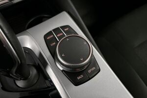 BMW 5-SARJA esikatselu 39