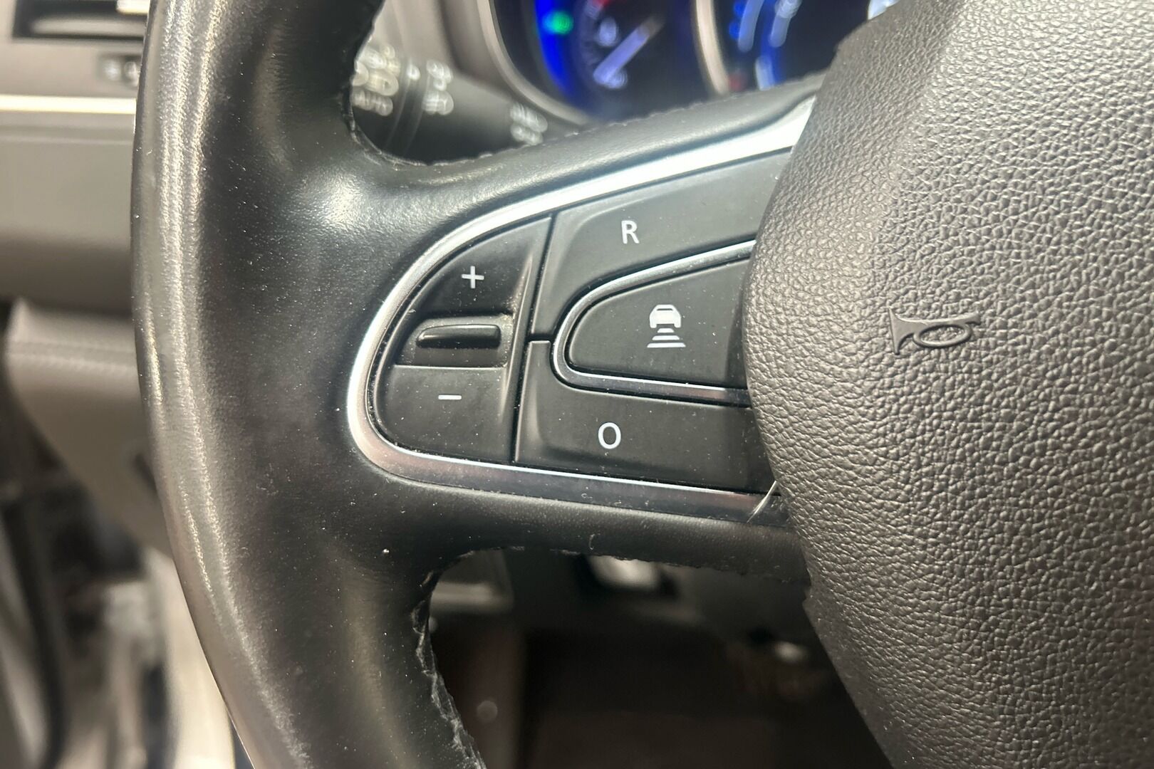 Renault Koleos iso kuva 13
