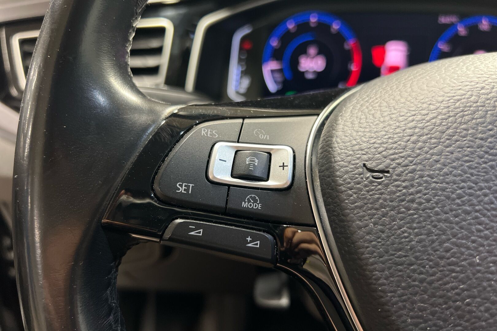 Volkswagen Polo iso kuva 15