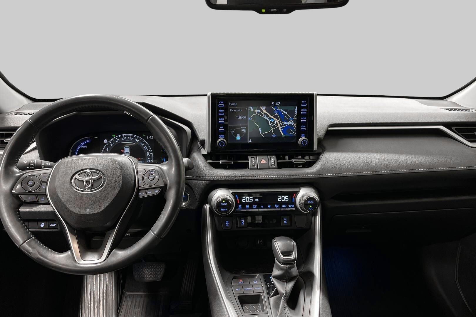 Toyota RAV4 iso kuva 8