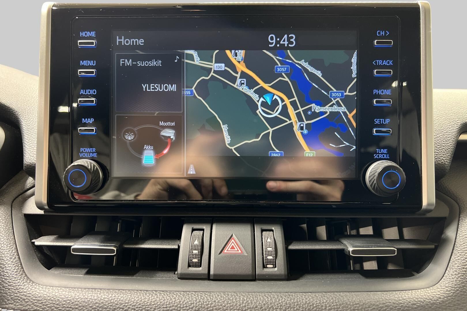 Toyota RAV4 iso kuva 14