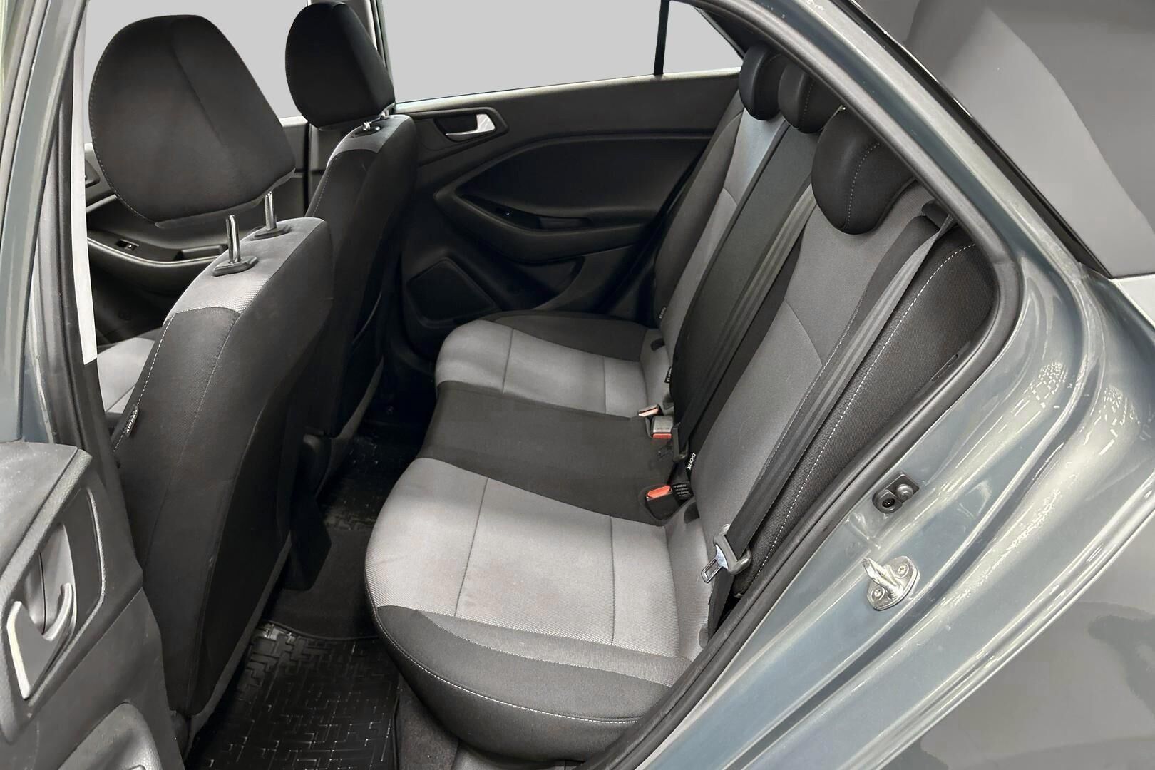 Hyundai i20 Hatchback iso kuva 10