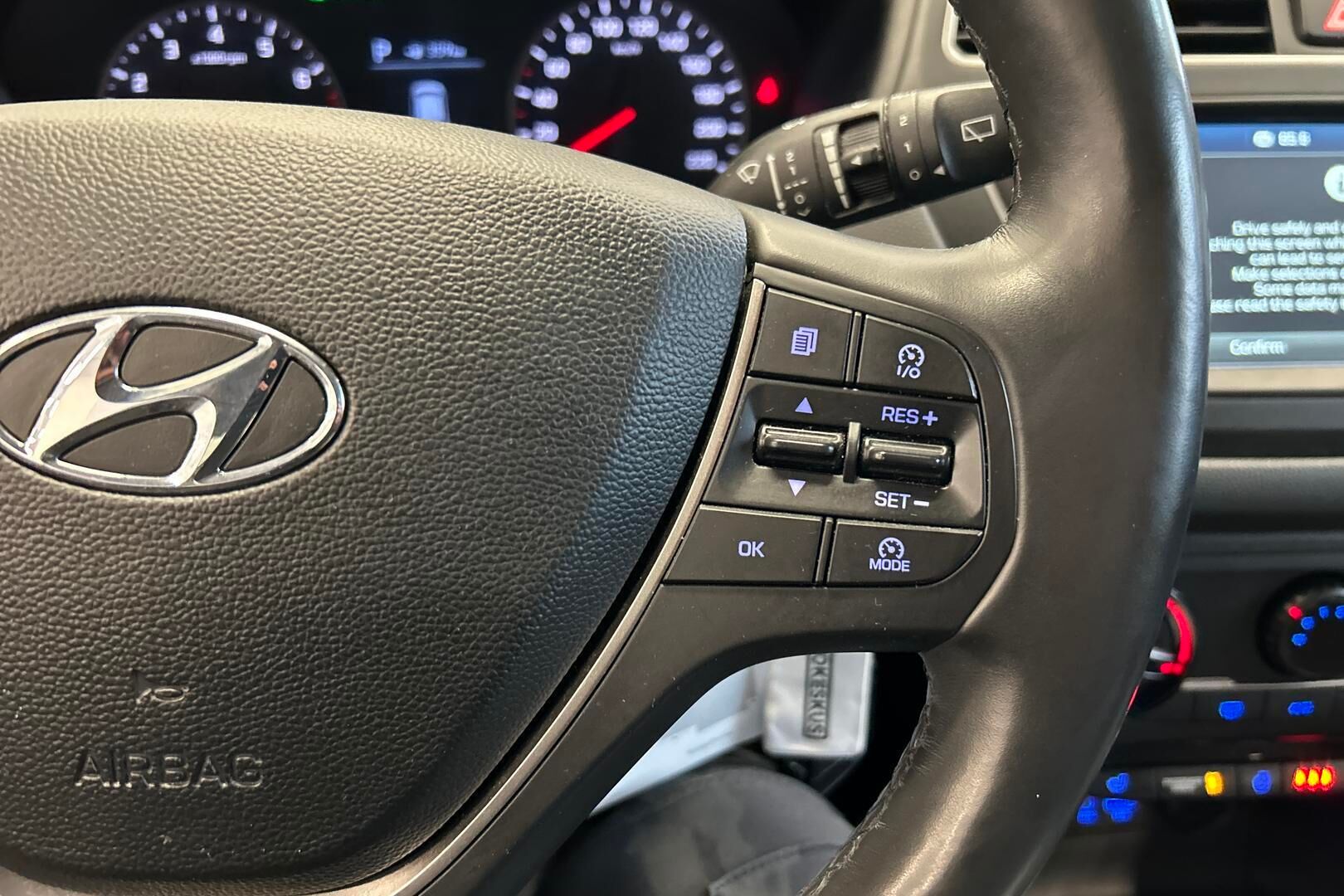 Hyundai i20 Hatchback iso kuva 16