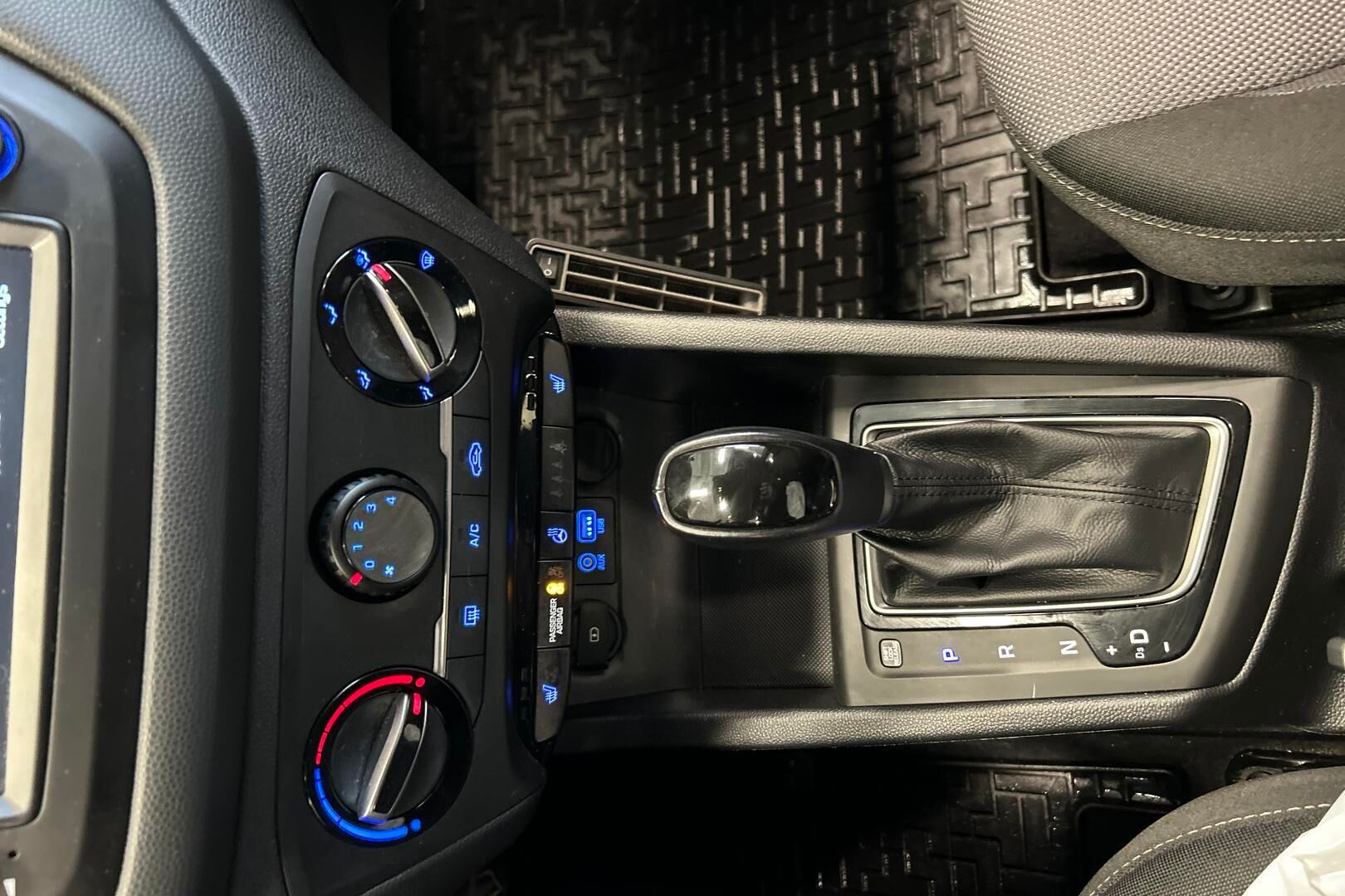 Hyundai i20 Hatchback iso kuva 19