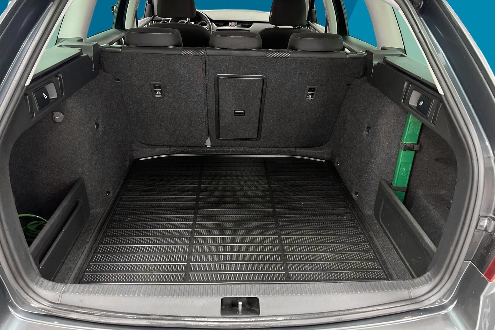 Skoda Octavia iso kuva 11