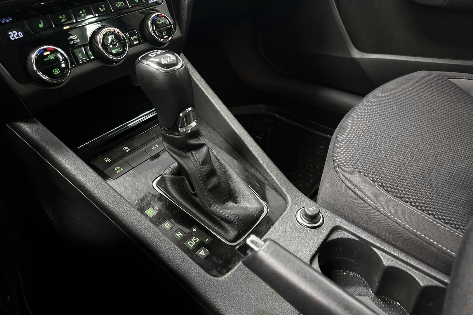 Skoda Octavia iso kuva 15