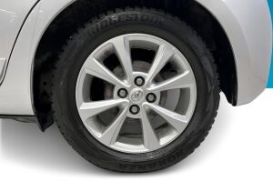 Toyota Yaris esikatselu 15