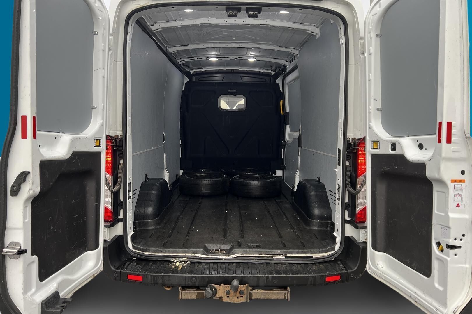Ford Transit iso kuva 8
