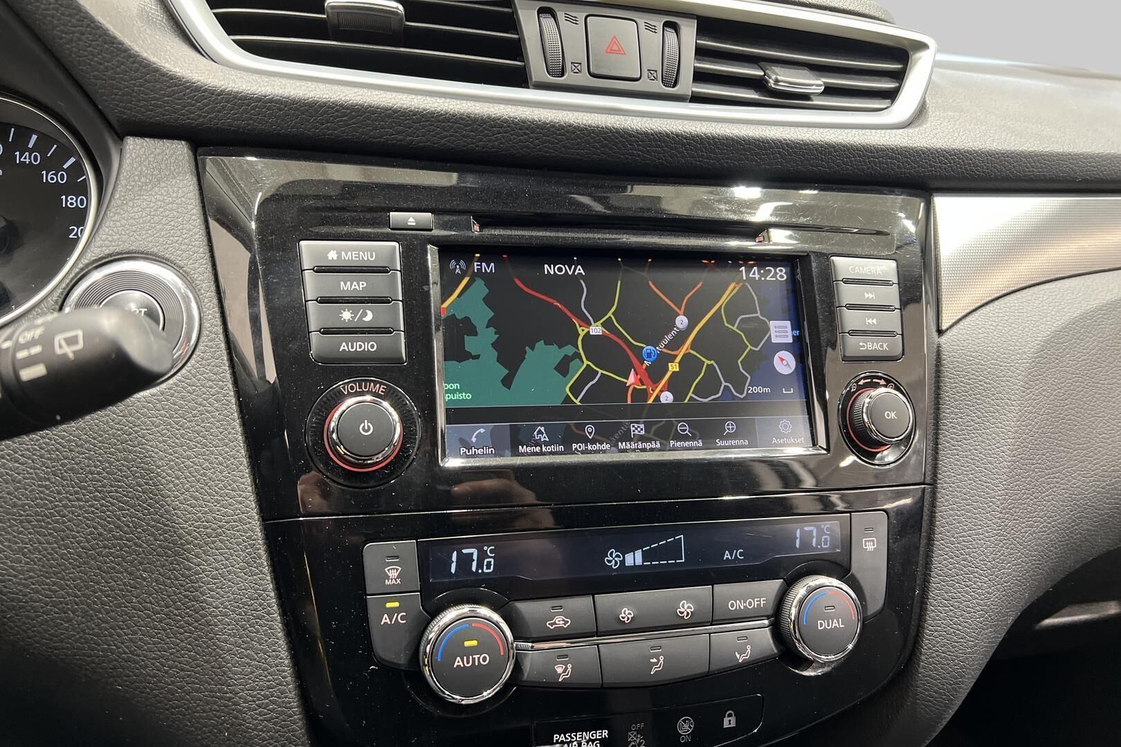 Nissan Qashqai iso kuva 15