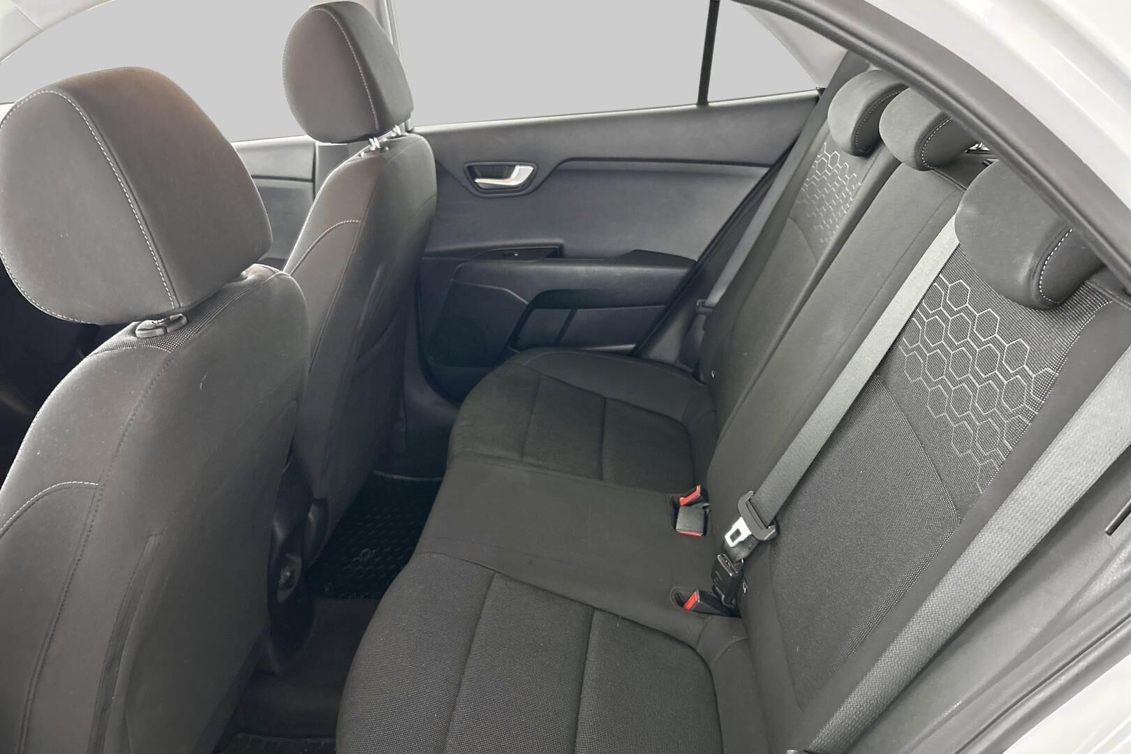 Kia Rio iso kuva 10