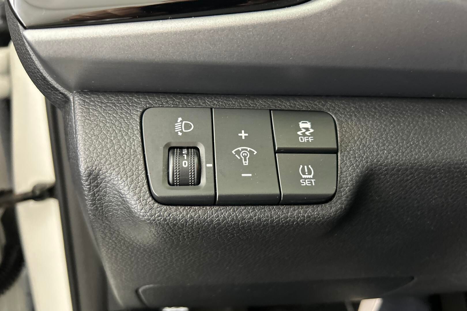Kia Rio iso kuva 24
