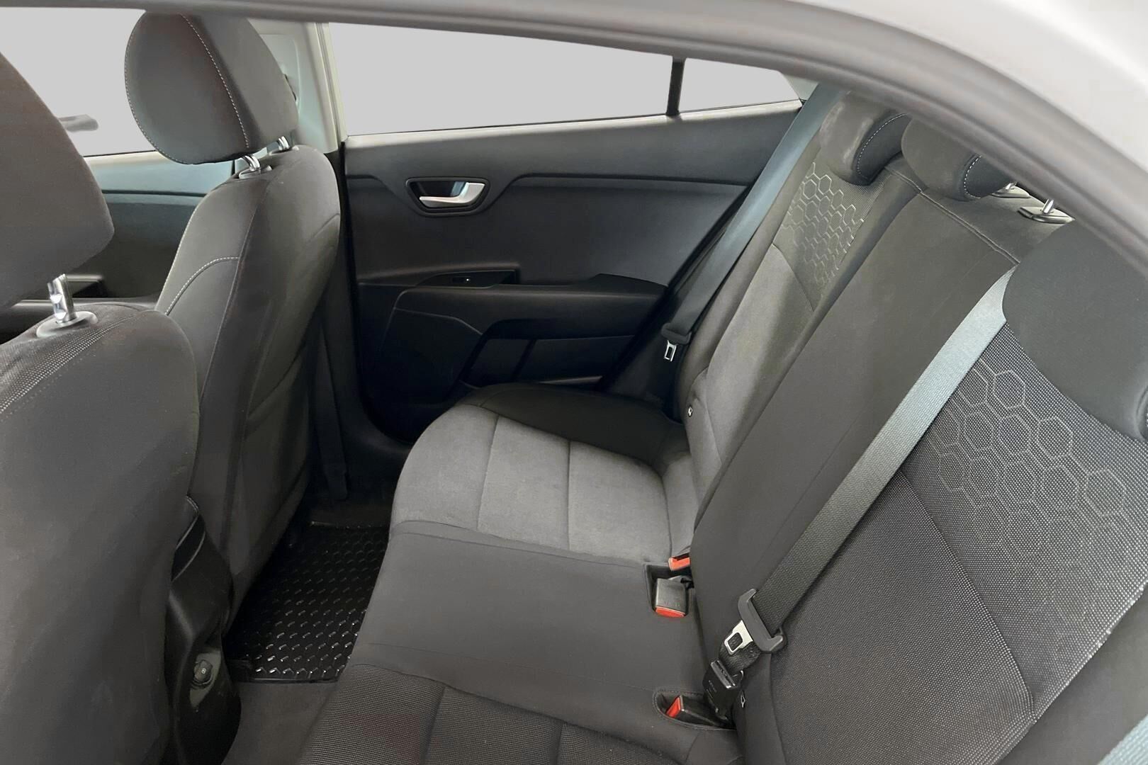 Kia Rio iso kuva 10