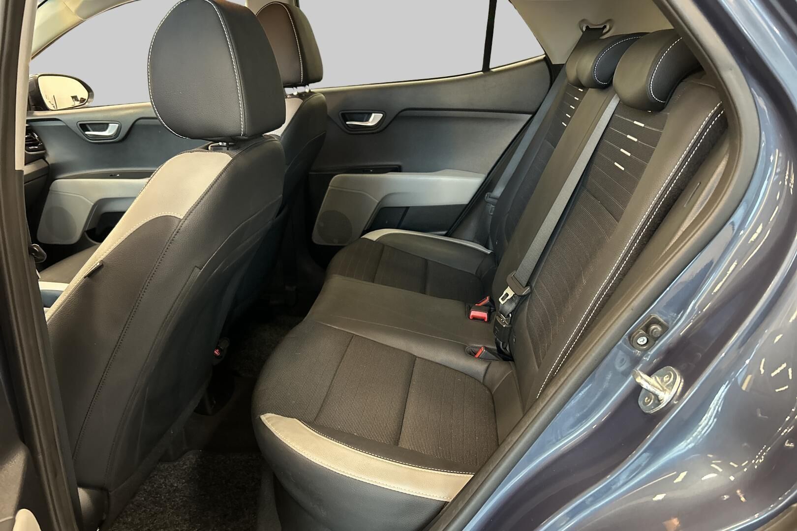 Kia Stonic iso kuva 10