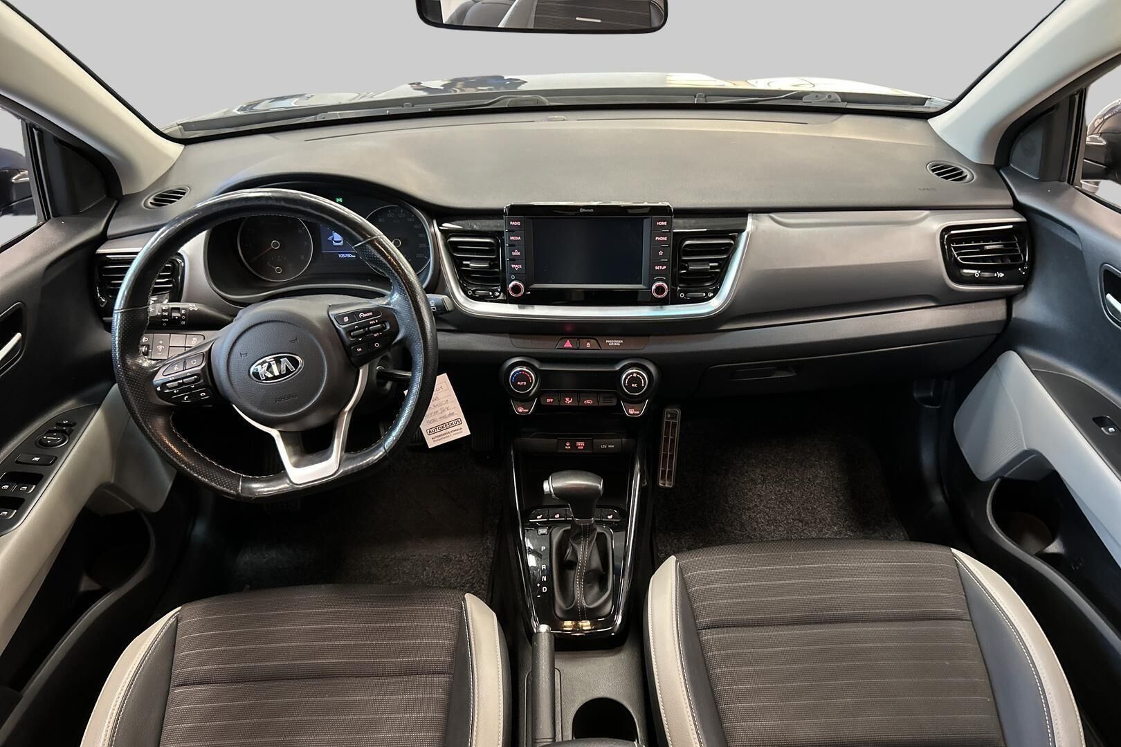 Kia Stonic iso kuva 10