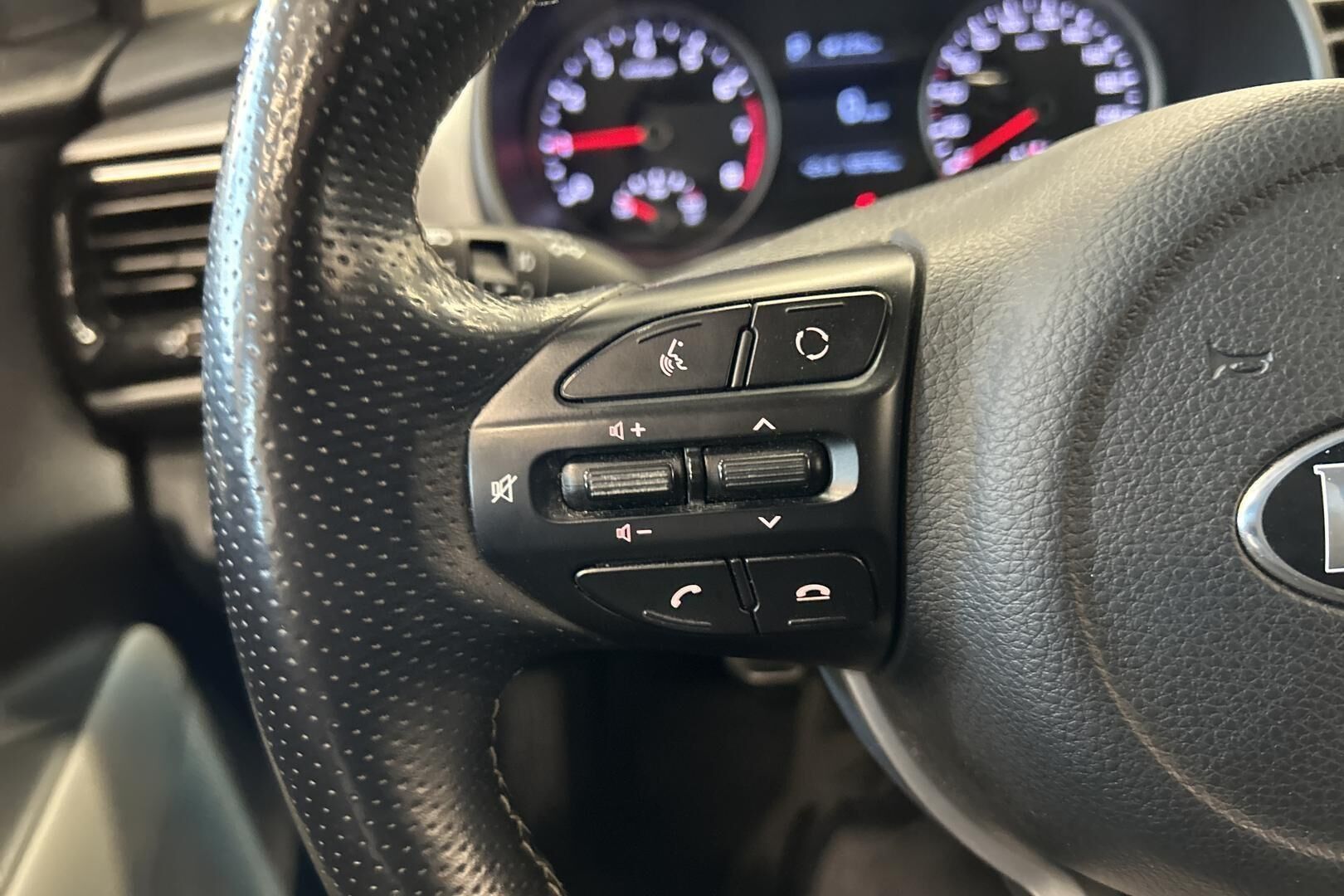 Kia Stonic iso kuva 14