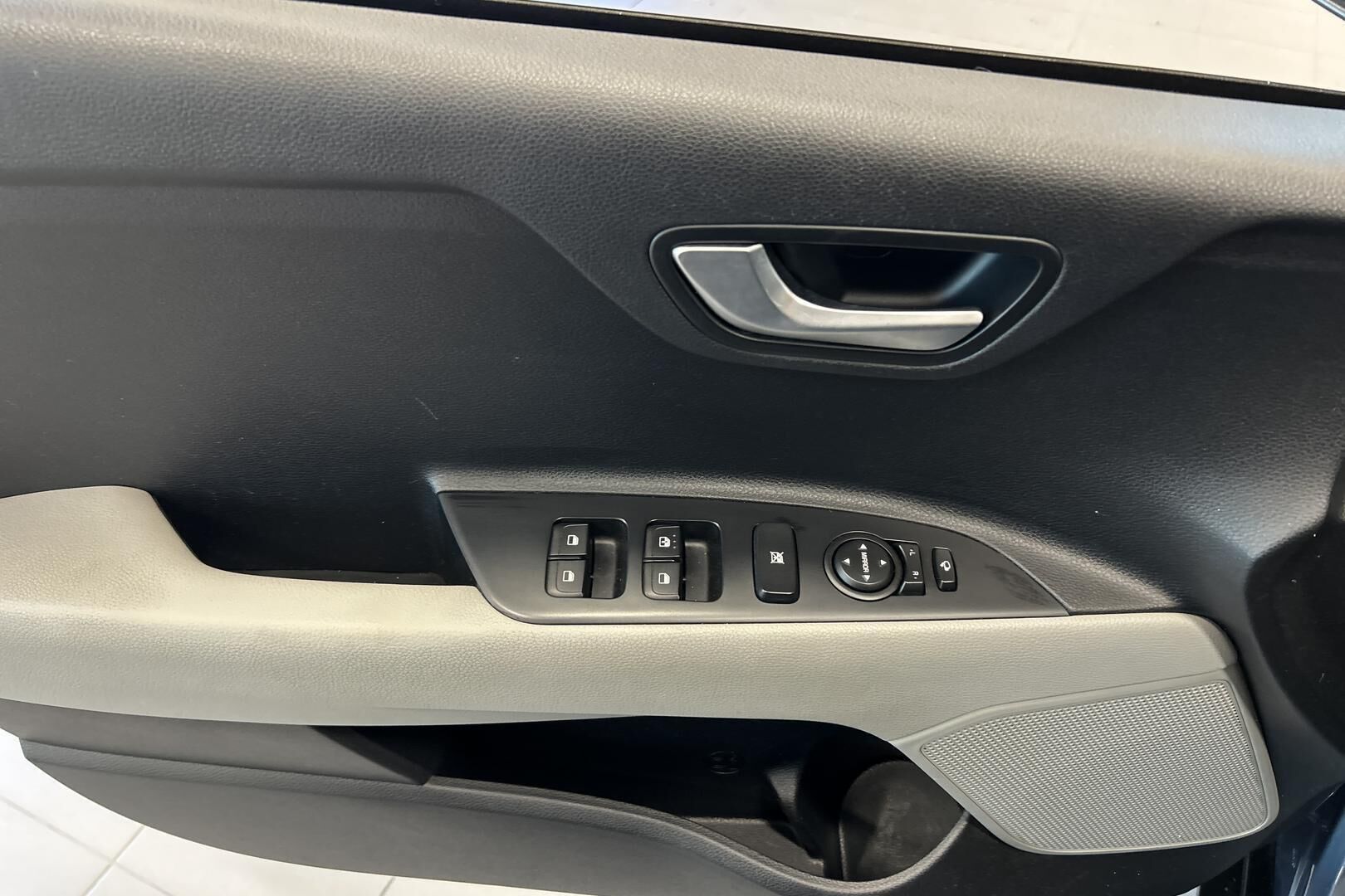 Kia Stonic iso kuva 21