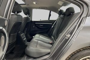 BMW 3-SARJA esikatselu 10