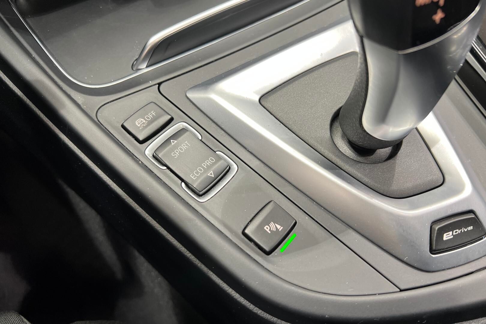 BMW 3-SARJA iso kuva 22