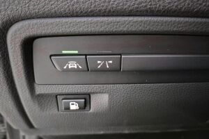 BMW 3-SARJA esikatselu 6