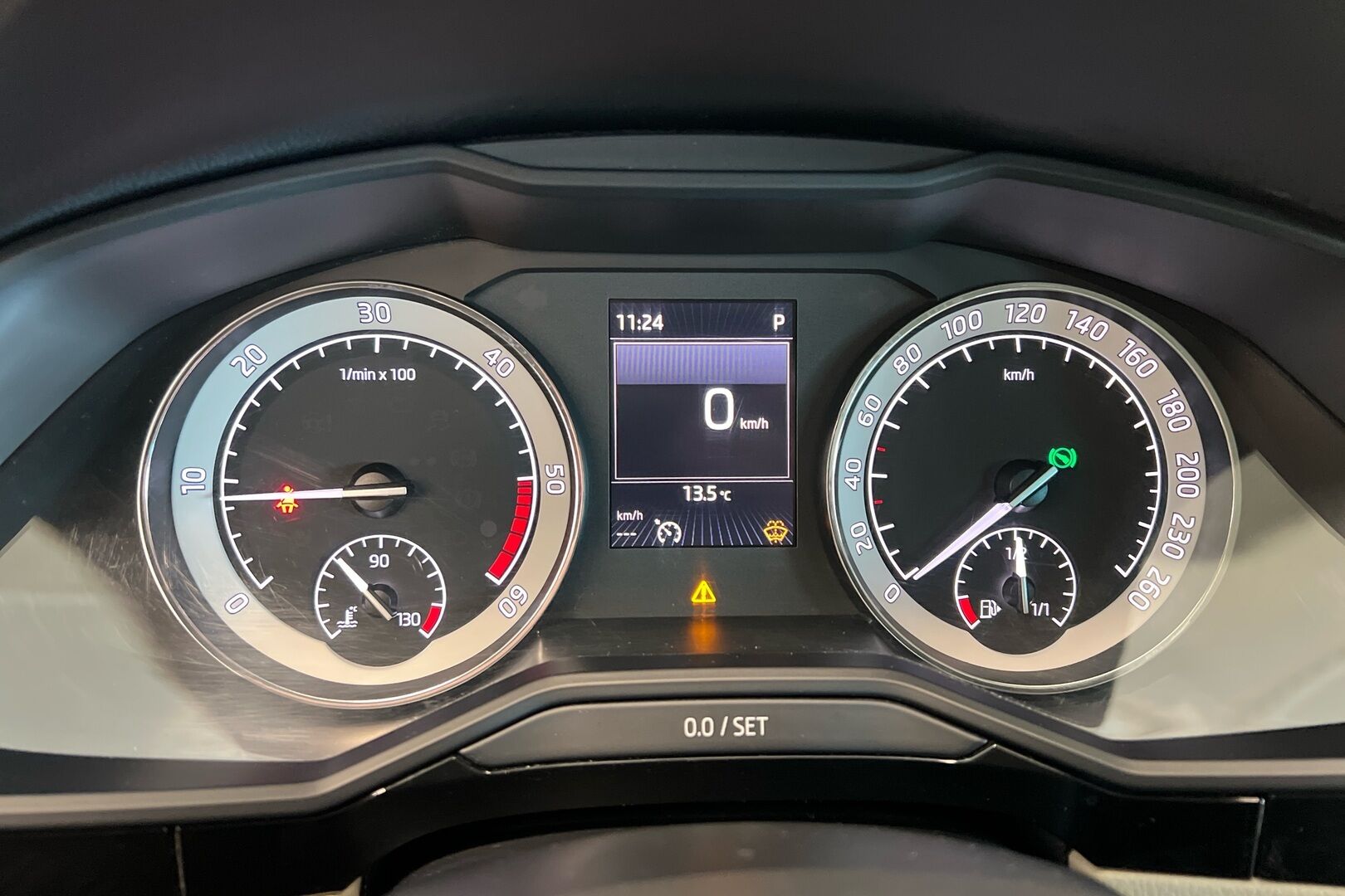 Skoda Superb iso kuva 11