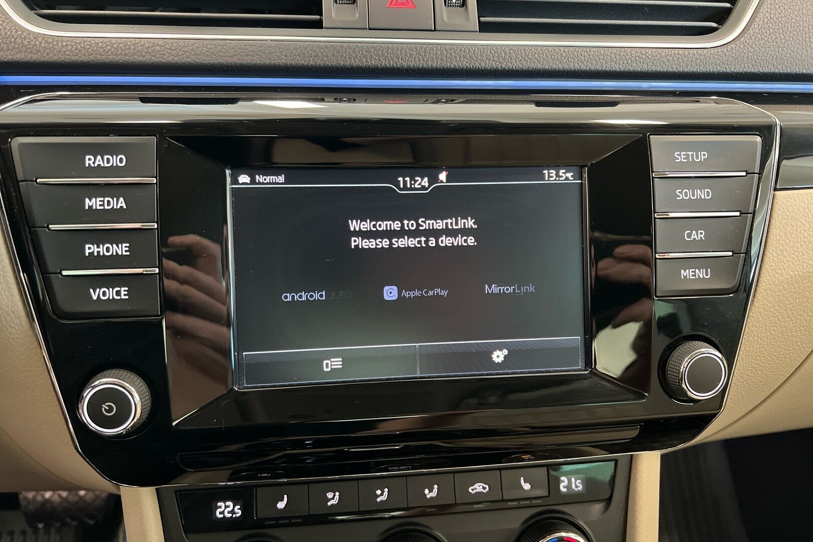 Skoda Superb iso kuva 12