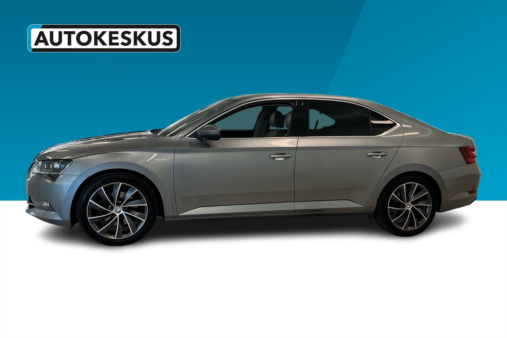 Skoda Superb iso kuva 4