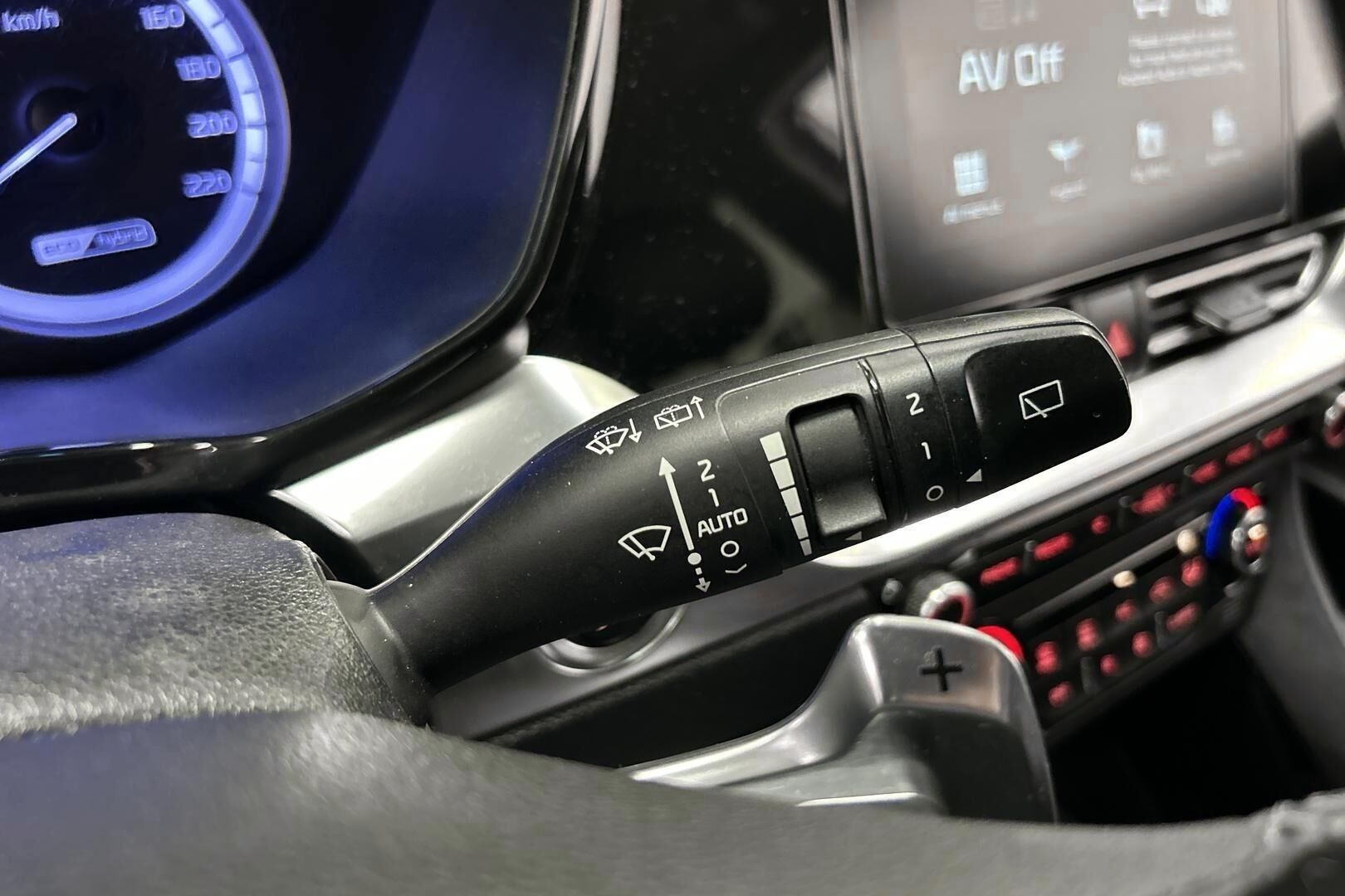 Kia Niro iso kuva 17