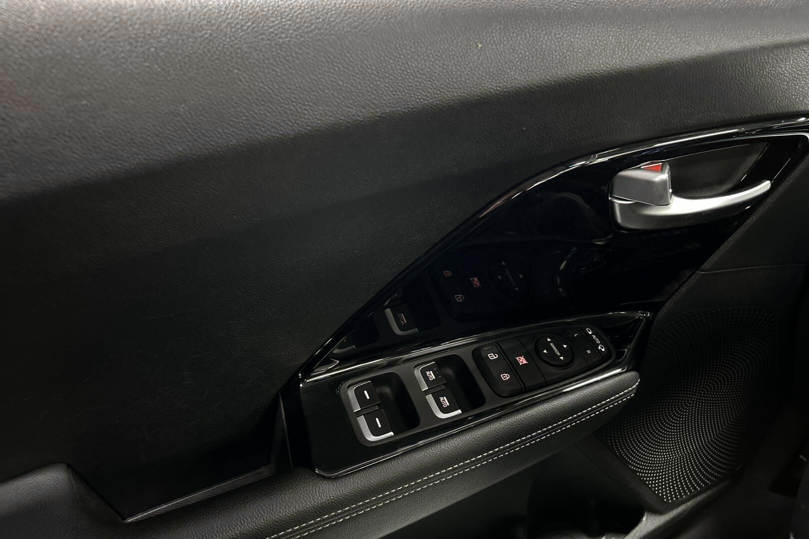 Kia Niro iso kuva 21