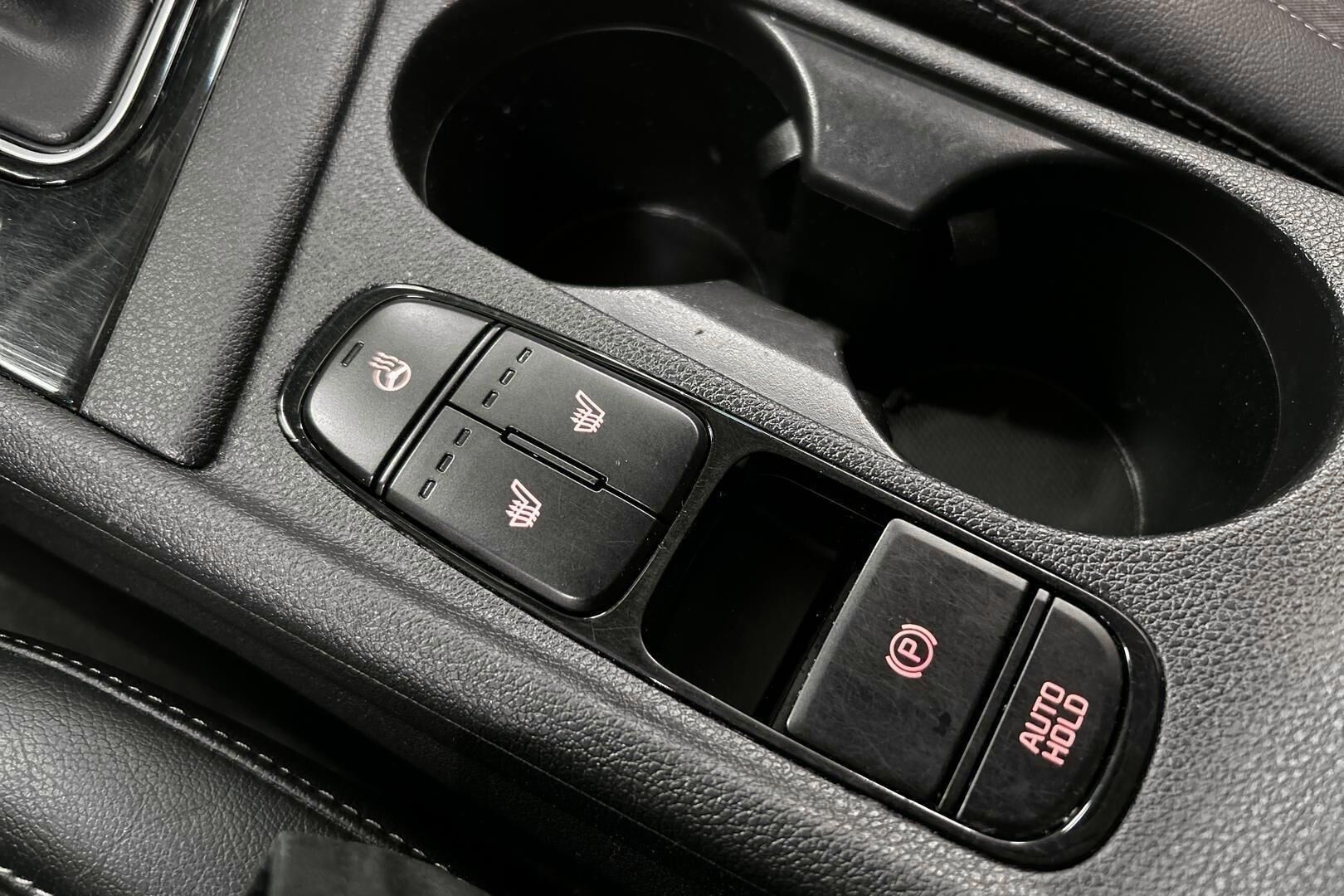 Kia Niro iso kuva 31