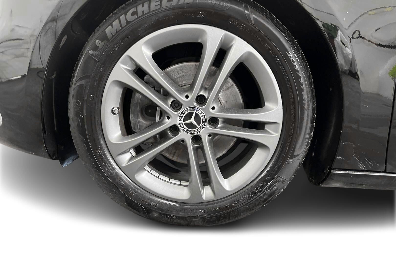 Mercedes-Benz A iso kuva 13
