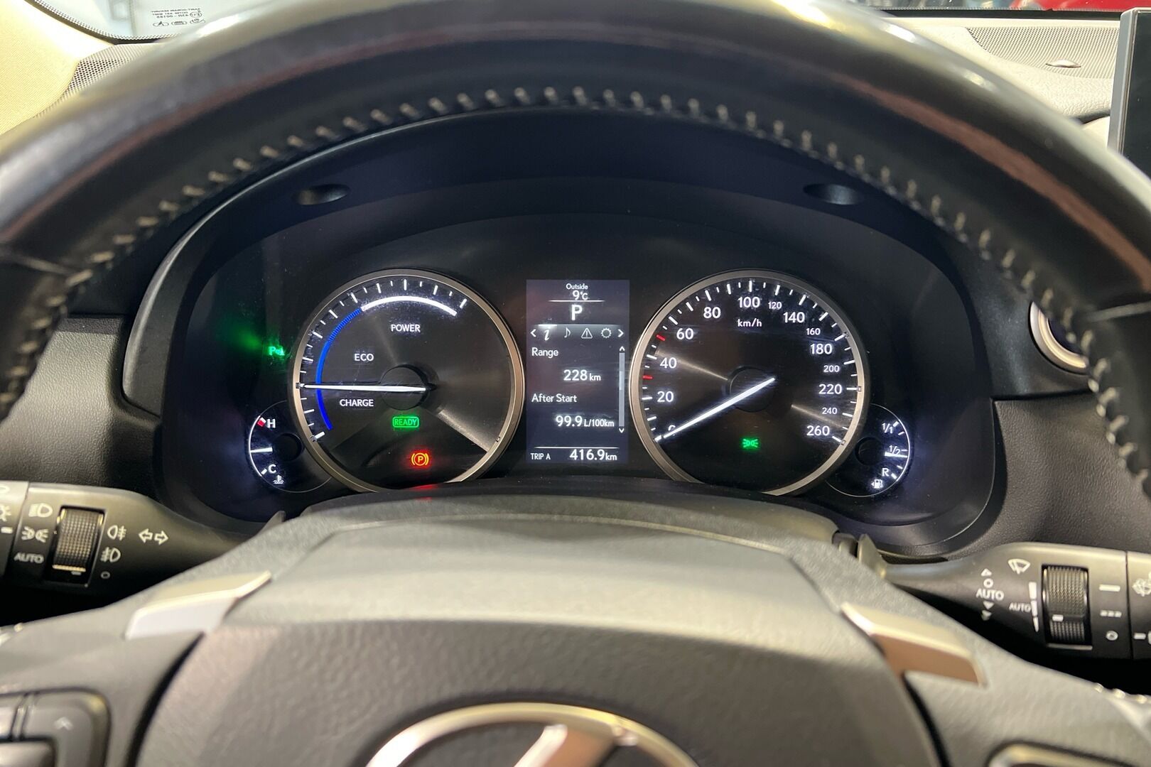 Lexus NX iso kuva 37