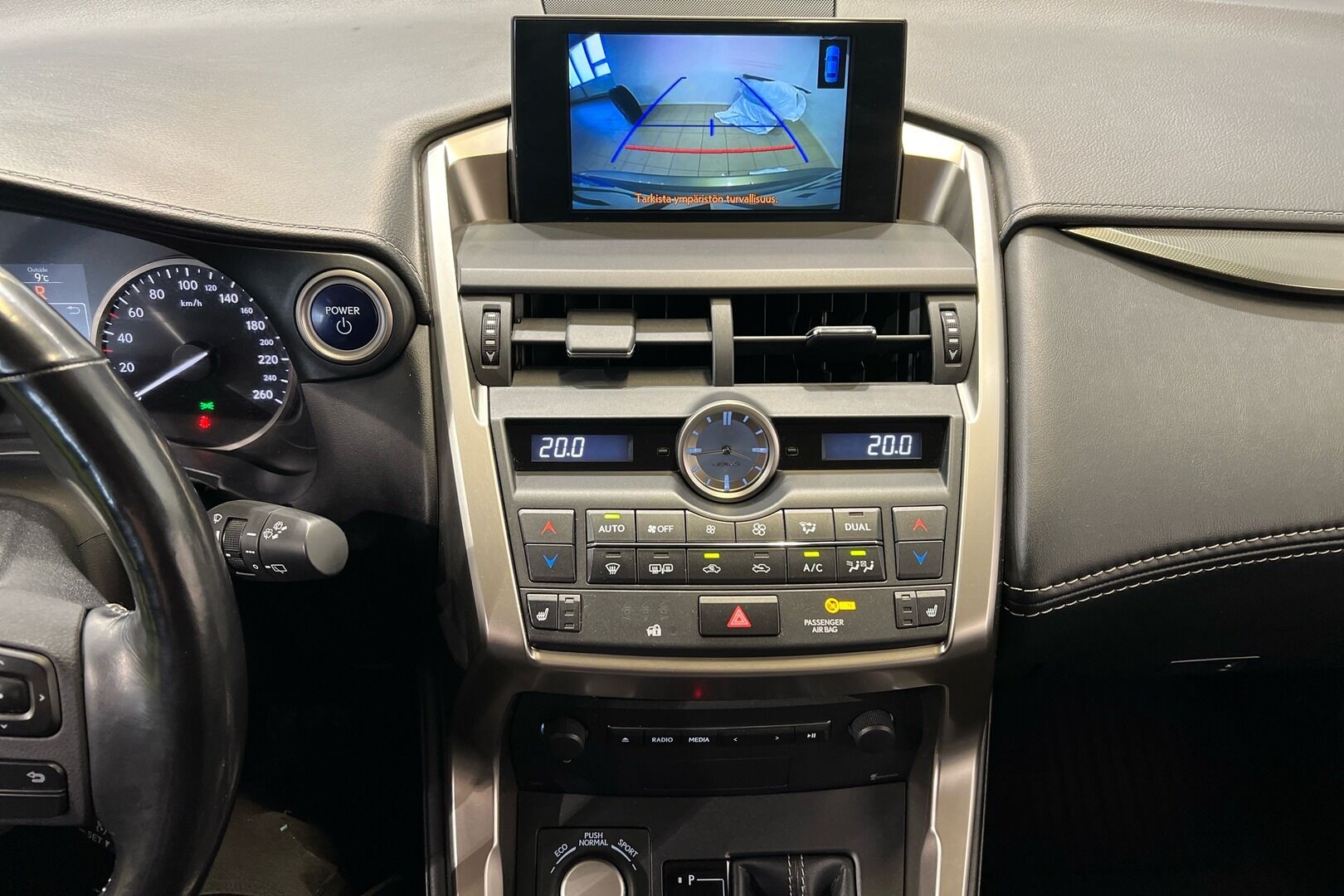 Lexus NX iso kuva 48
