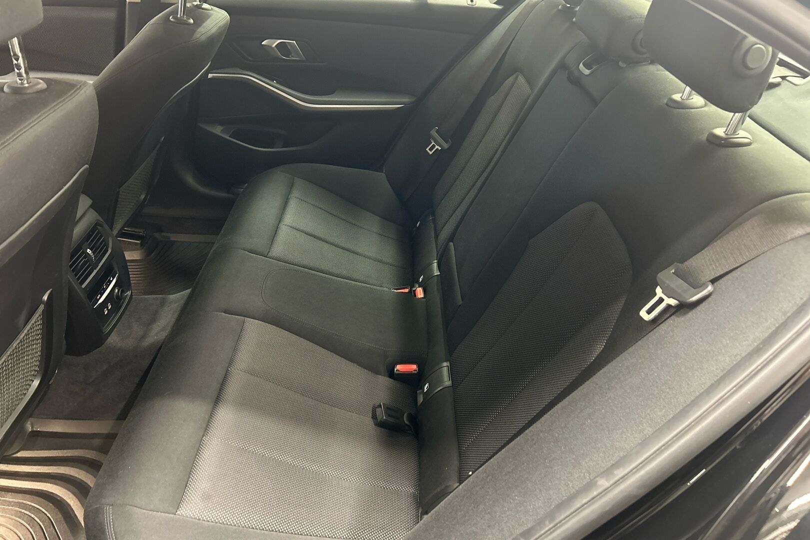 BMW 3-sarja iso kuva 8