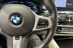 BMW 5-SARJA esikatselu 27