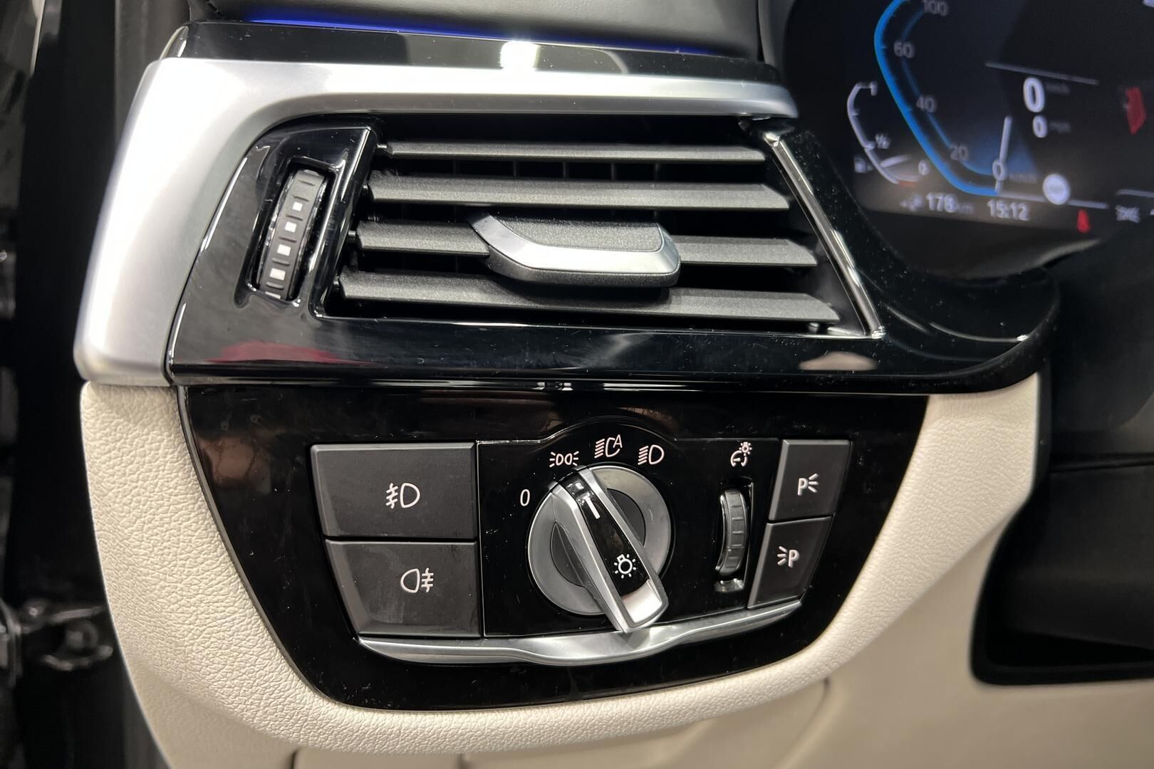 BMW 5-SARJA iso kuva 29