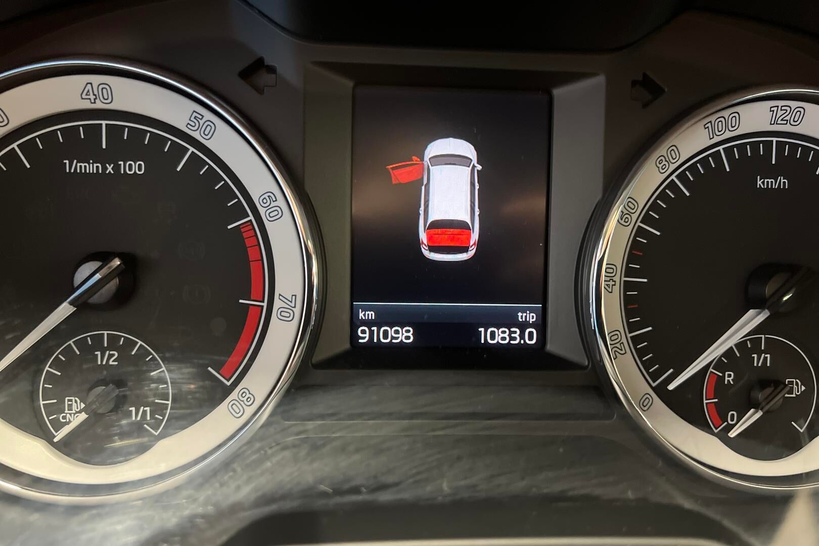 Skoda Octavia iso kuva 16