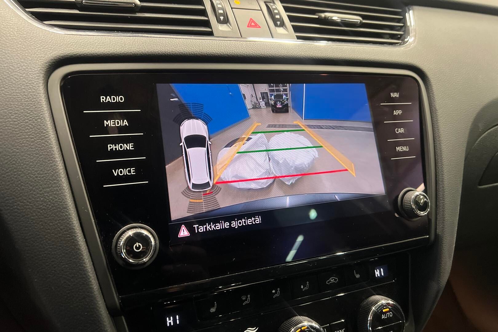 Skoda Octavia iso kuva 18