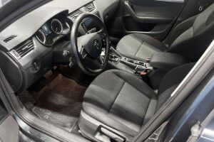 Skoda Octavia esikatselu 8