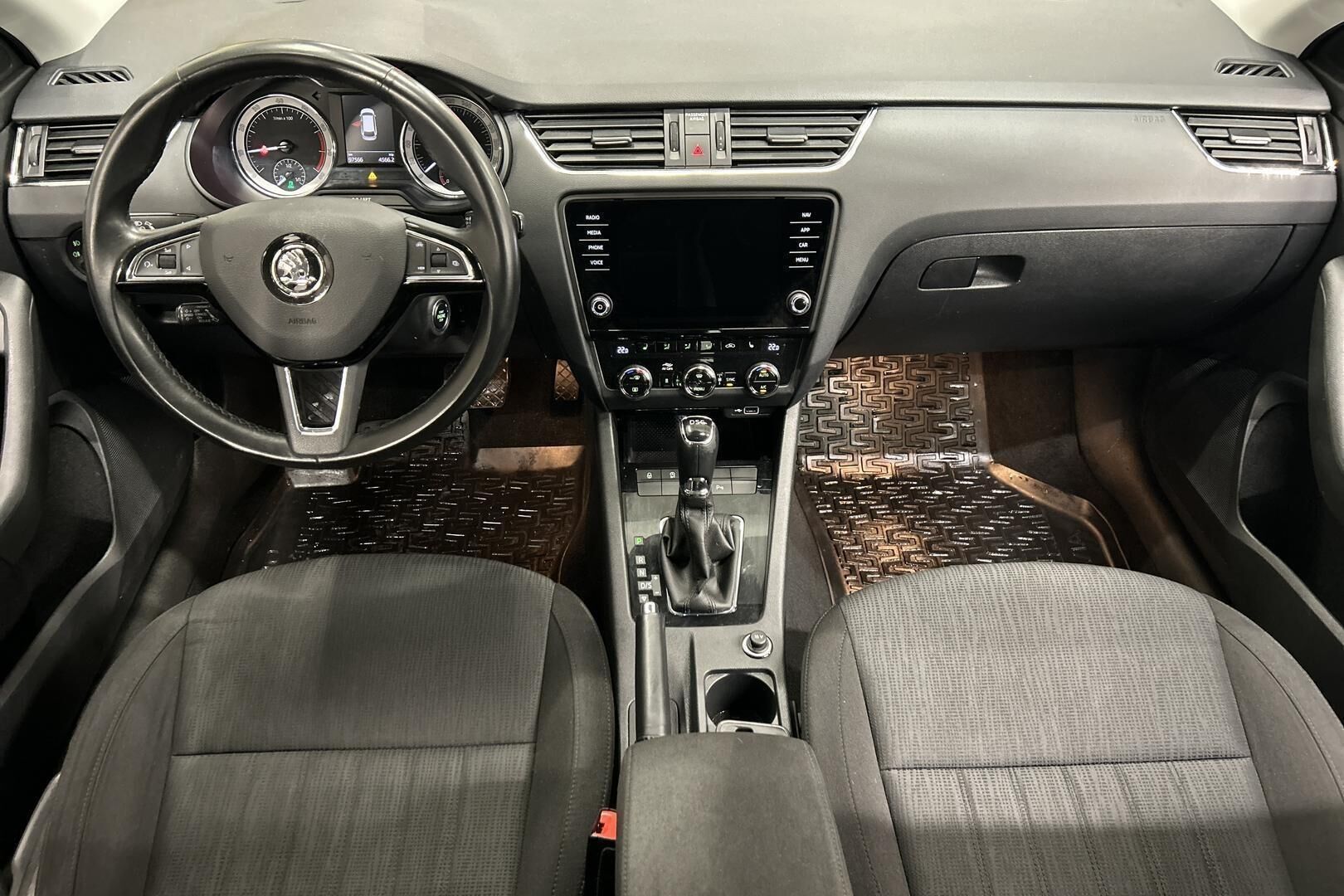 Skoda Octavia iso kuva 11