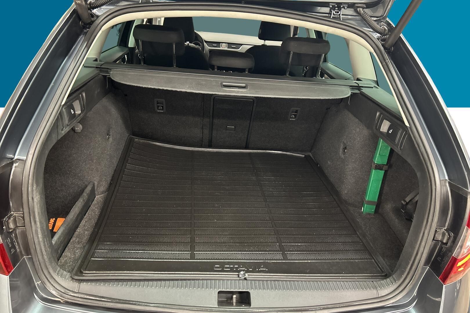 Skoda Octavia iso kuva 12