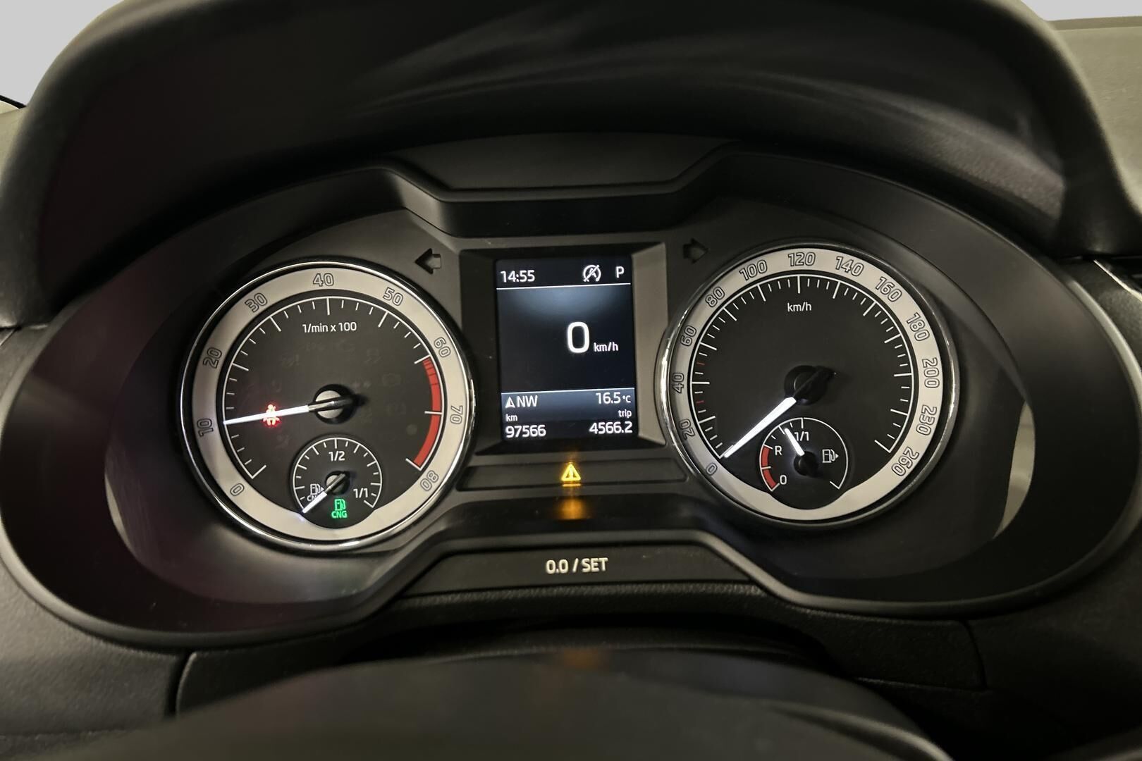 Skoda Octavia iso kuva 14