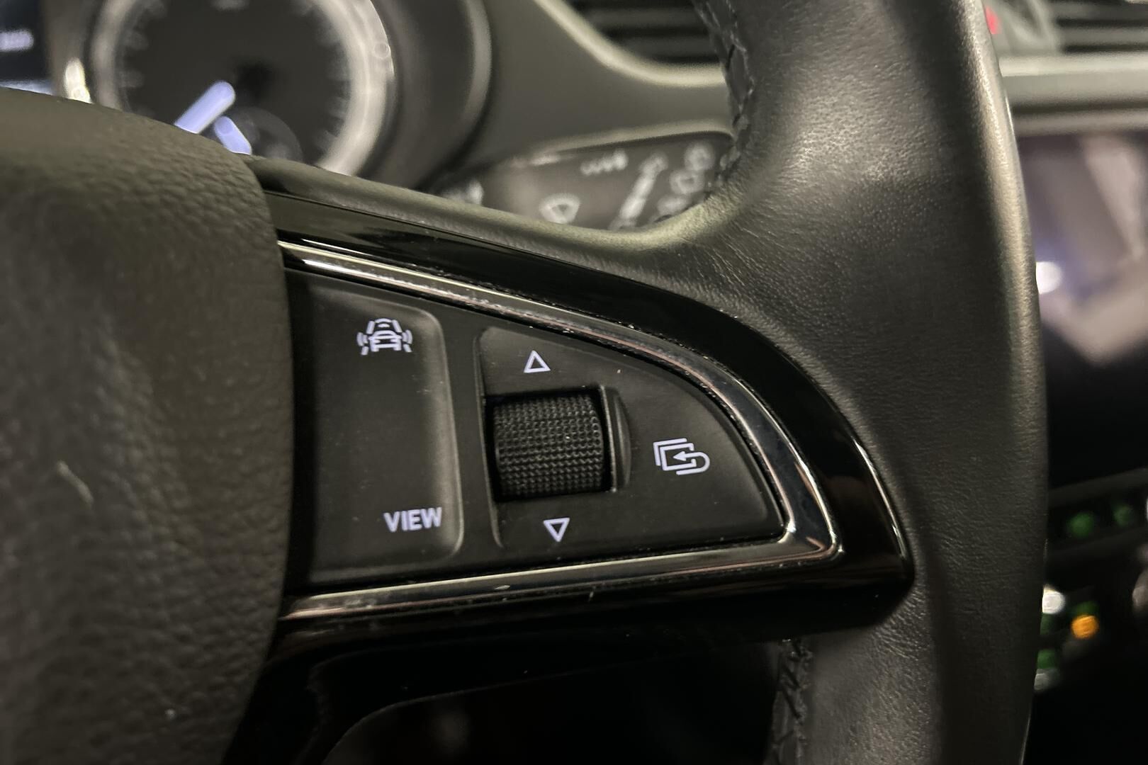 Skoda Octavia iso kuva 15