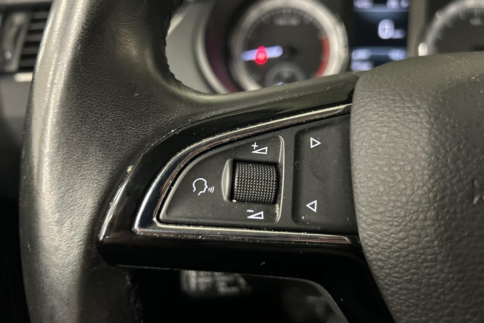 Skoda Octavia iso kuva 16