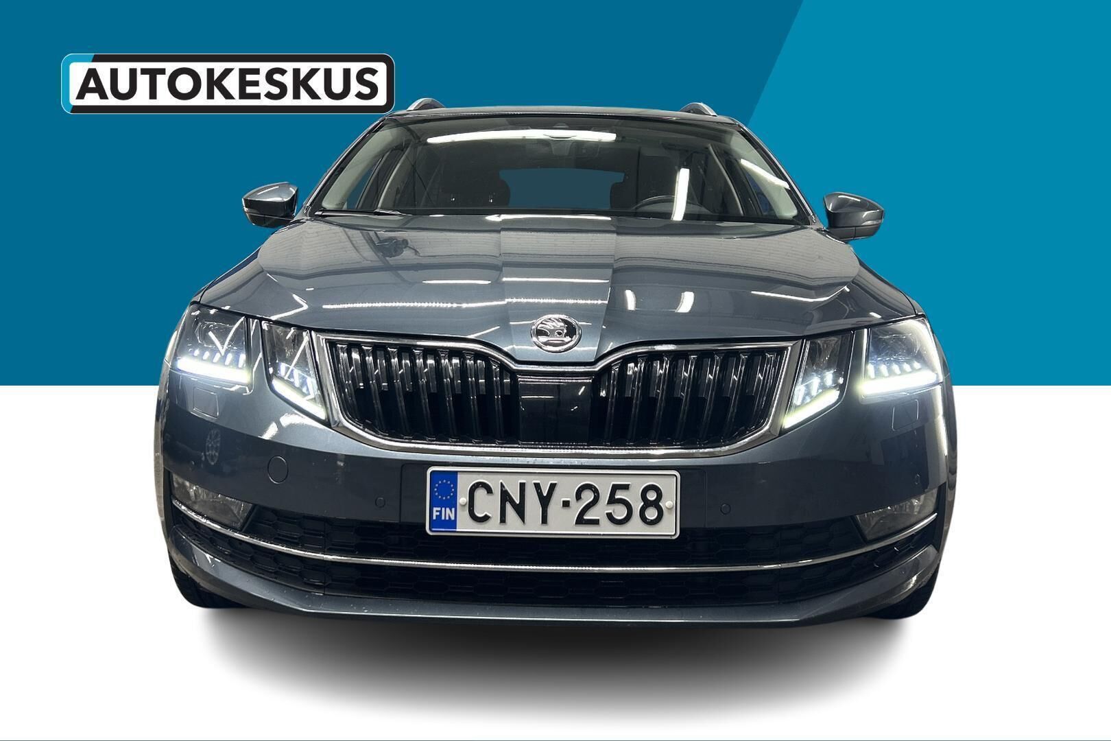 Skoda Octavia iso kuva 2